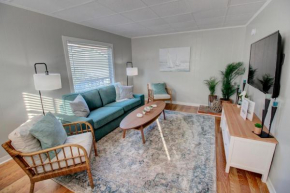 Heart of Galveston Stylish Apt Near Attractions